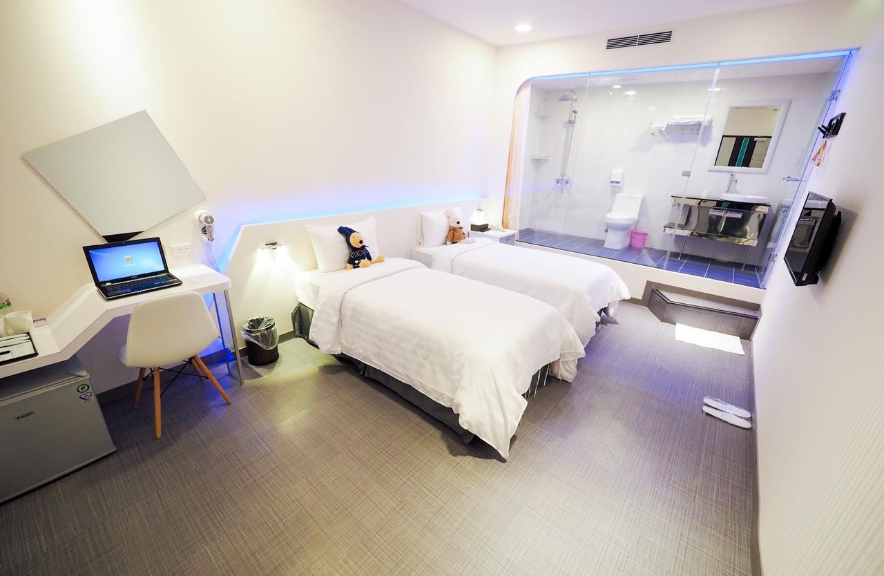 Galaxia Business Hotel Taichung Exterior photo